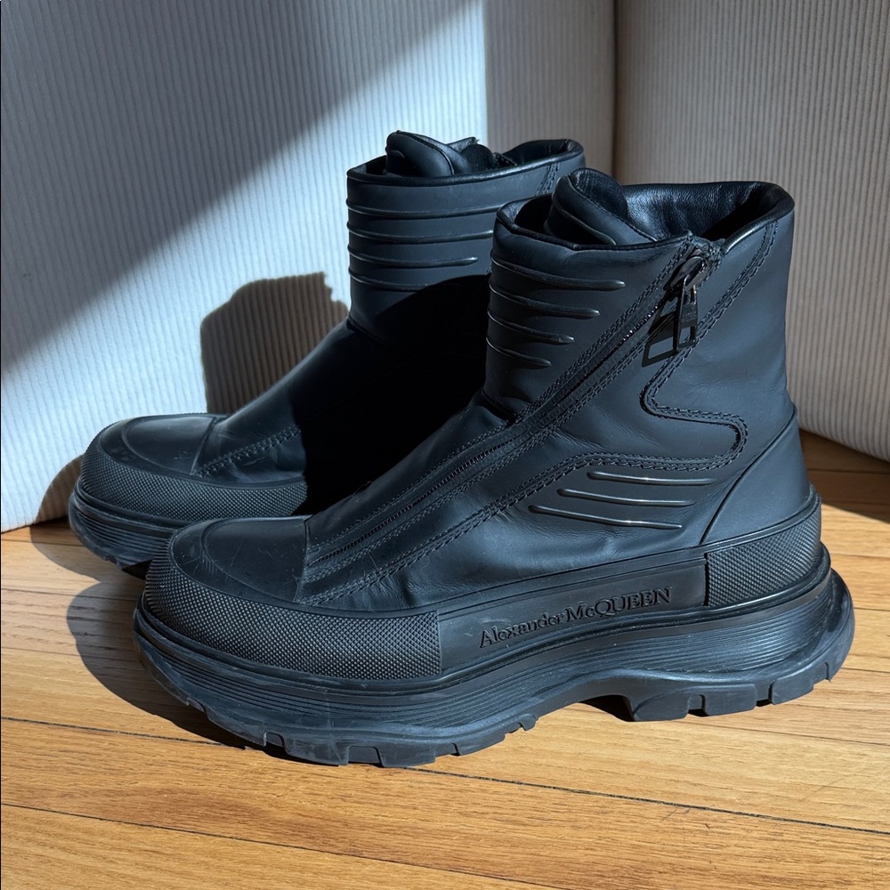 Alexander McQueen Black Leather Men's Boots - Picture 3 of 8